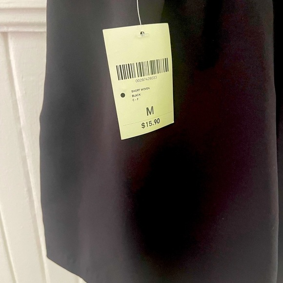 Forever 21, NWT, black dressy shorts - Picture 5 of 6
